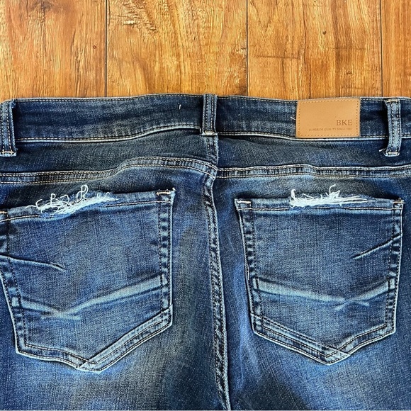 BKE Women’s Blue Payton Mid Rise Boot Cut Jeans Size 28 x 32 - Picture 15 of 15